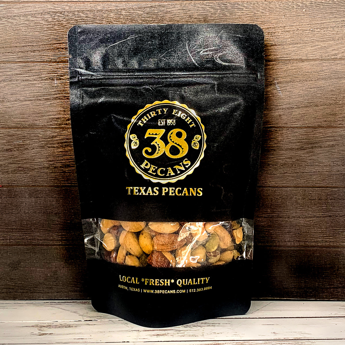 DELUXE MIXED NUTS